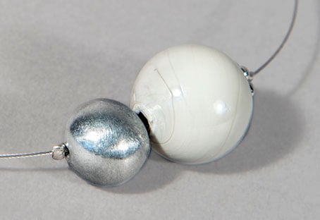 Image of collana MINIMALIA in perle soffiate di vetro coprente di Murano