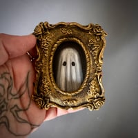 Image 3 of Retrato pequeño de fantasma #1