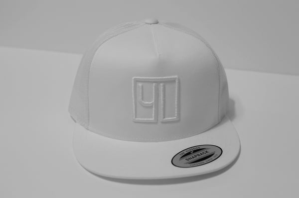 Image of White trucker mesh hat(3D white)