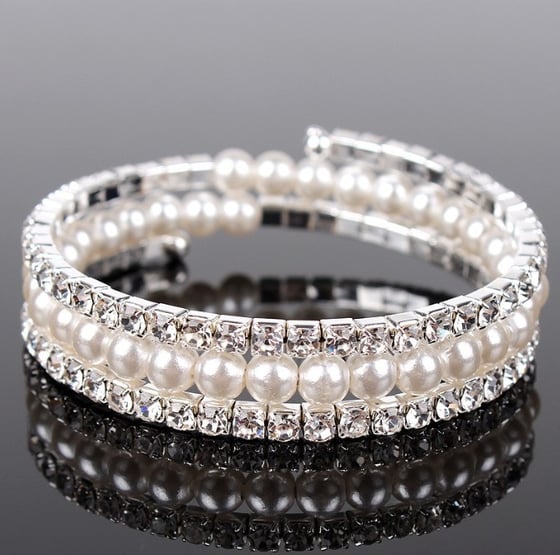 Image of Rhinestone & pearl bracelet