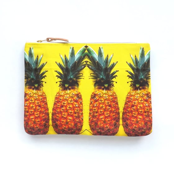 Image of Piña Pouch (more sizes)