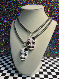 Image 1 of Art chain