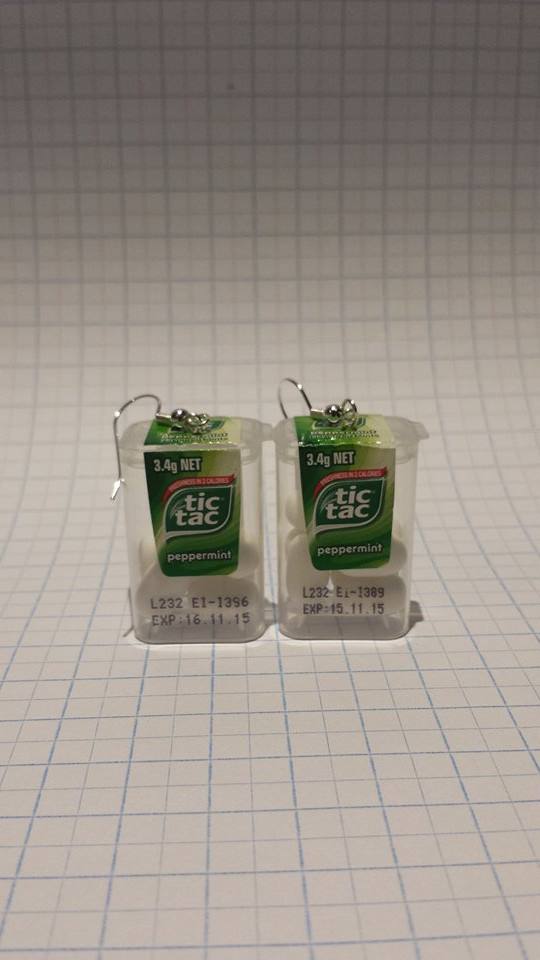 Image of Mini tic-tac earrings (white/peppermint)