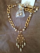Image of Vintage faux pearl and gold necklace set