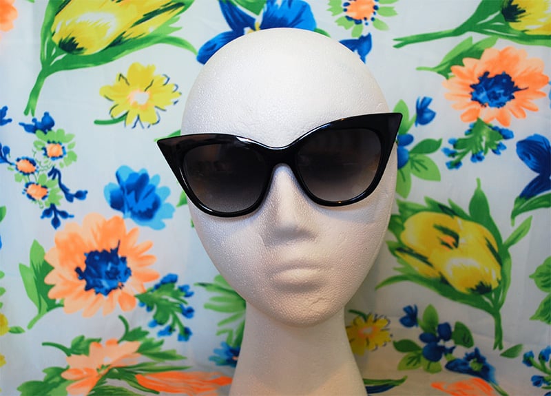 Image of Round Cateye Sunglasses Vintage Black Pointy Cateye Frames 80s 90s Retro Glasses