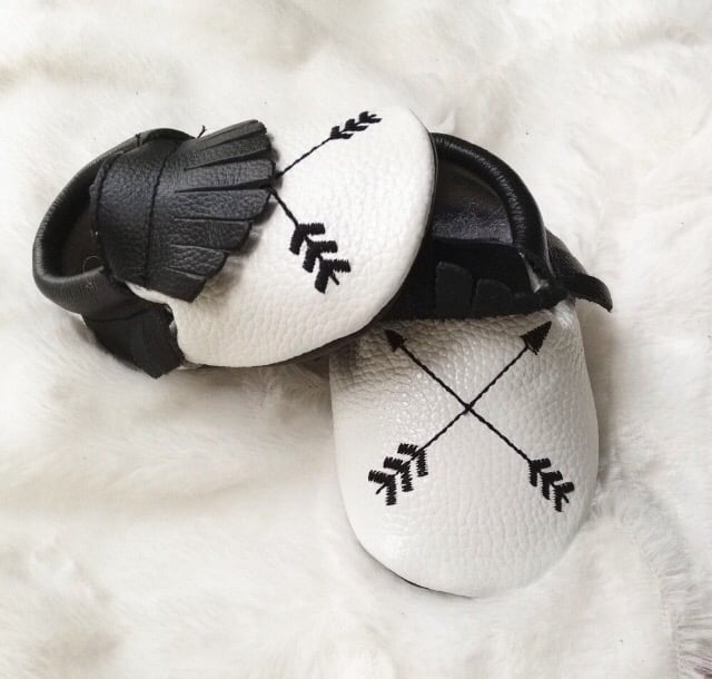 Image of |||| IN STOCK |||| B&W Cupid Moccs