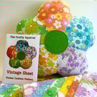Image 1 of Flower cushion pattern