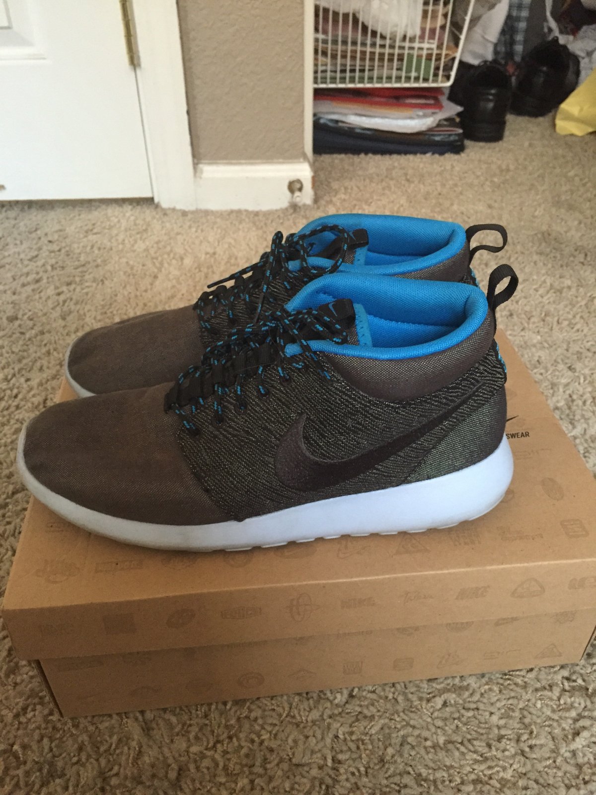 Nike Roshe Run Paris Gio Customs