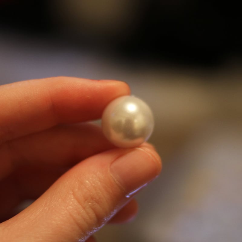 Image of Simple Pearl Plugs (sizes 2g-1/2)