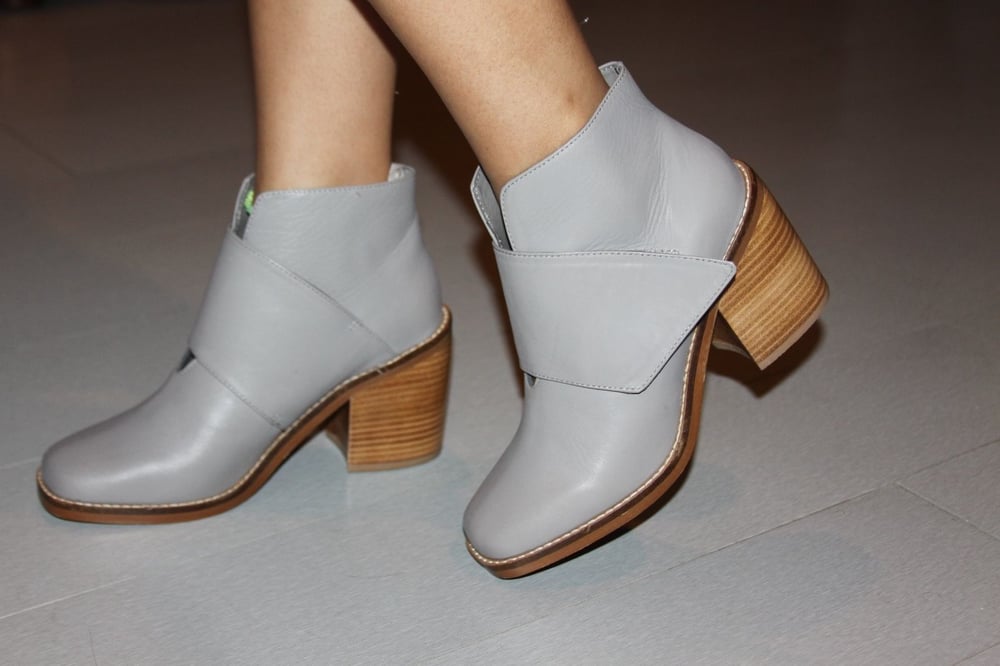 Image of Shellys London 'ALIZIA' Ankle Boot (light gray)