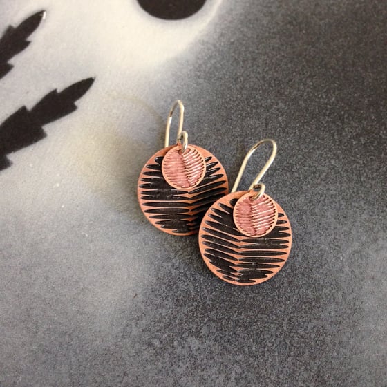 Image of MOON DOT EARRING: FROND WATTLE BLACK (COPPER)
