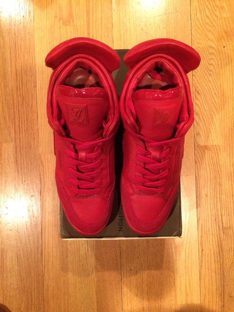 Image of Louis Vuitton Kanye West Dons Red SZ.11