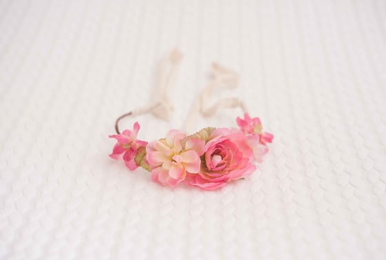 Image of Pink Floral Wreath Tieback