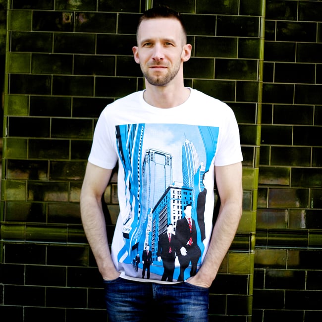 L,XL,XXL Wall St t-shirt in white