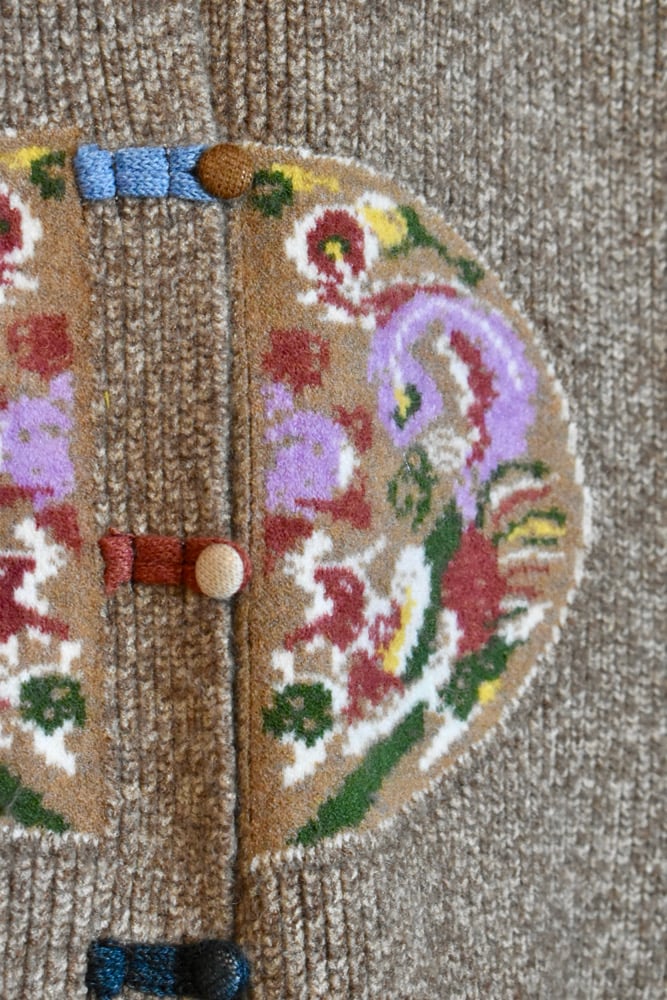 Image of Chinese toggle kitted vest 