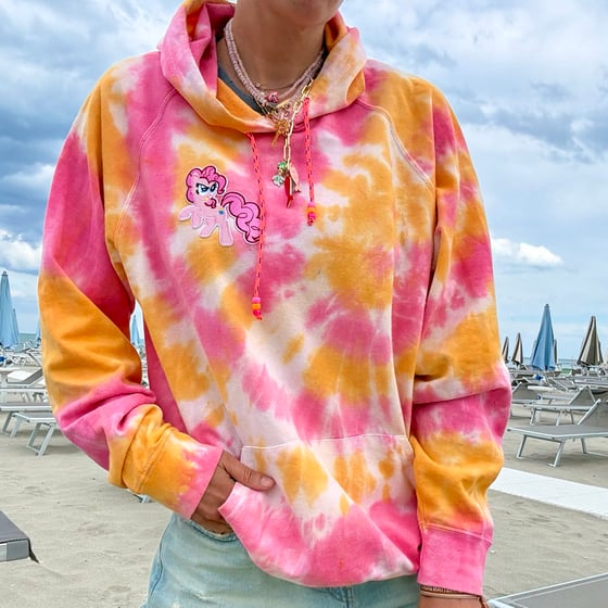 Image of FELPA TIE DYE MINI PONY