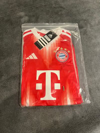 Image 3 of Bayern Munich red 