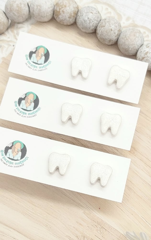 Image of Pearly Whites Tooth Studs