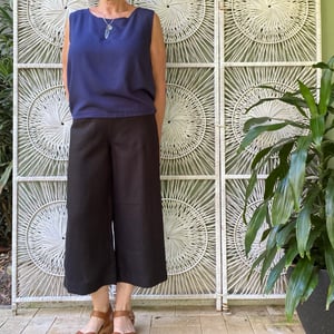 Image of Linea pants 4/5 - Linen - Black