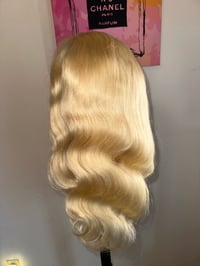 Image 1 of 18 inch body wave 613 wig