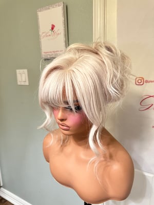 Image of All human hair 90s blonde