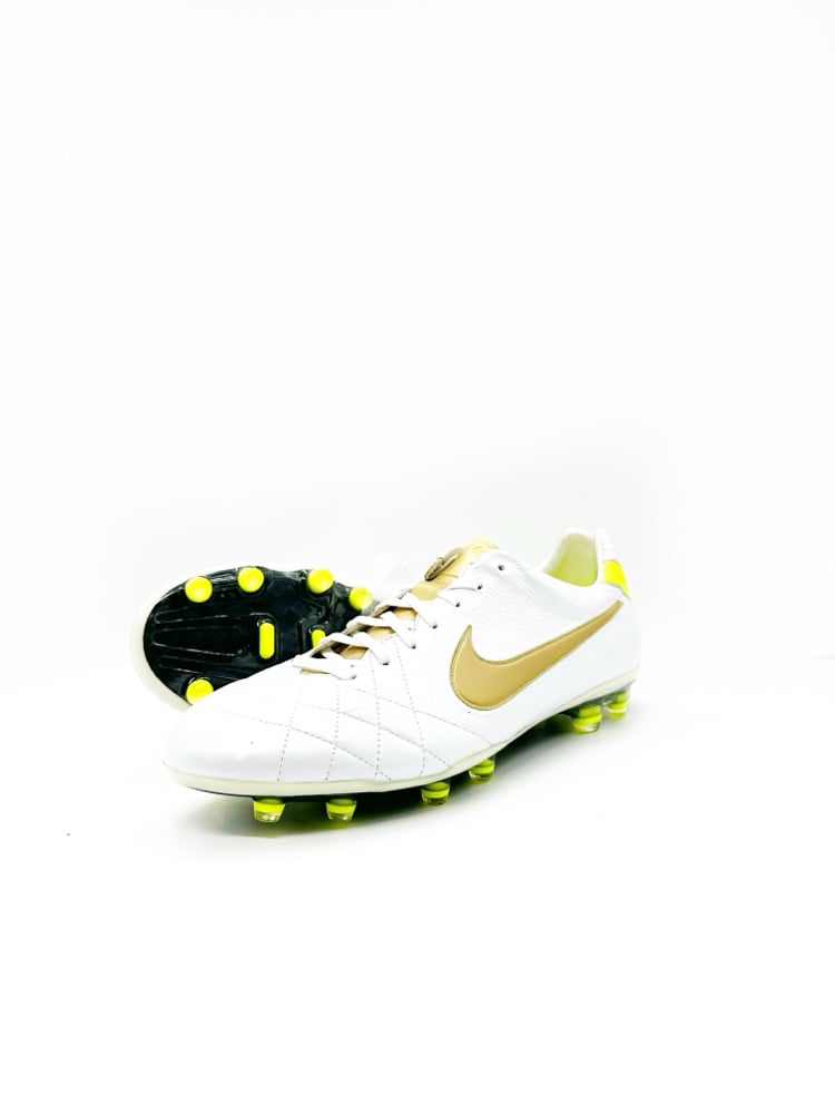 Image of Nike Tiempo IV FG GOLD ELITE