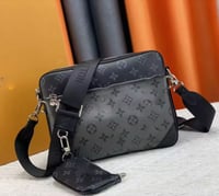 Love messenger bag 