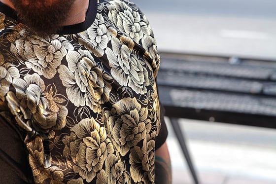 Image of gold rose tee