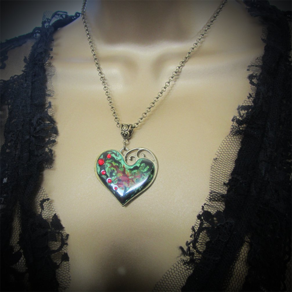 Bijou but Deadly — Poison Ivy Lazy Heart Bronze Pendant