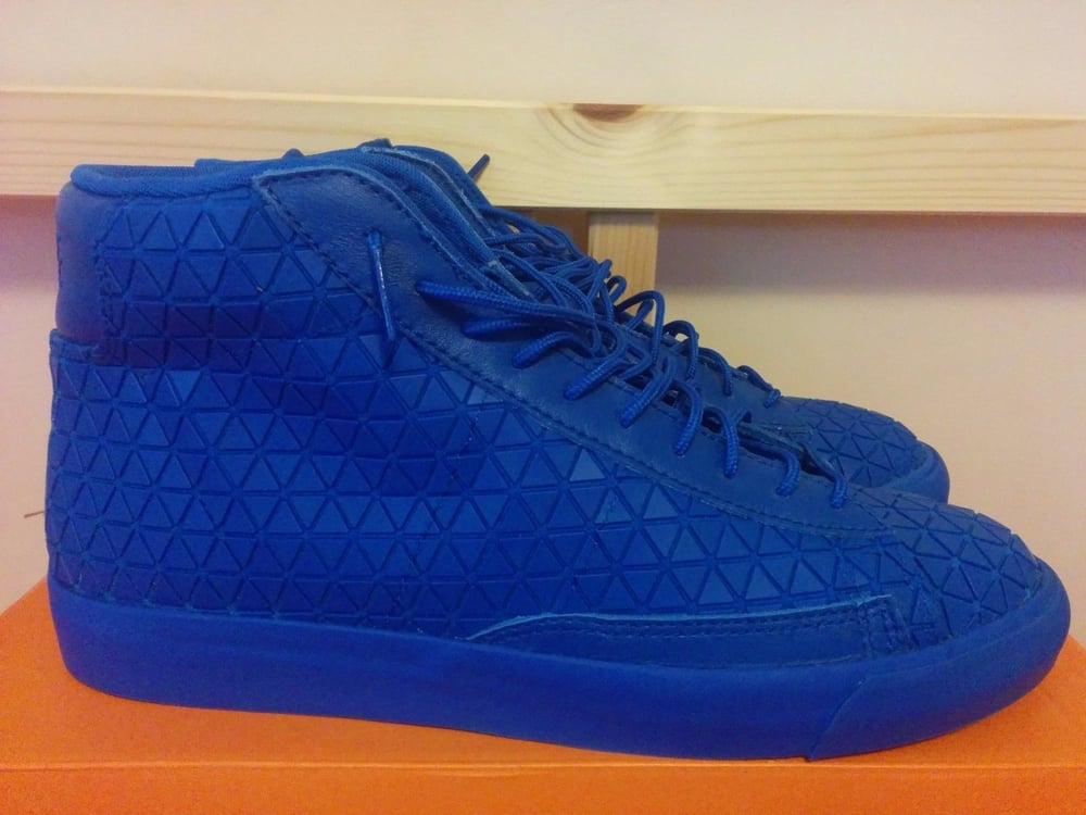Image of Nike Blazer Mid Metric QS Size 9 Royal Blue