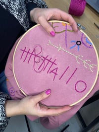 Image 6 of Suadoiro bordado a man. MARUJA MALLO. Feito baixo demanda. Varias tallas!