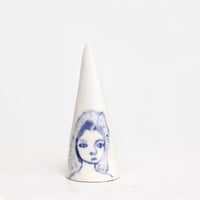 Image 1 of Scarf girl earthenware ring cone
