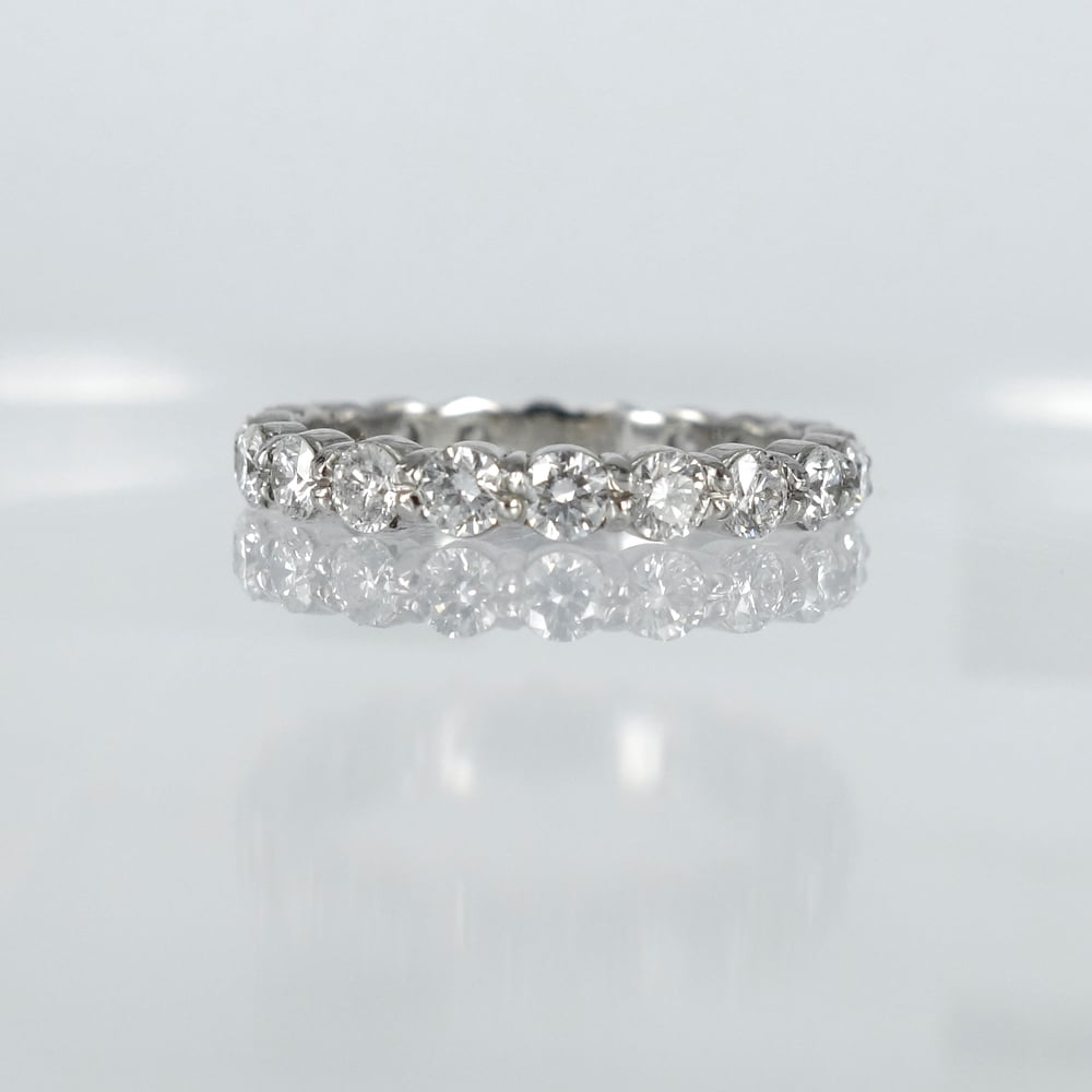 Image of PJS1 18ct white gold full circle share claw eternity band