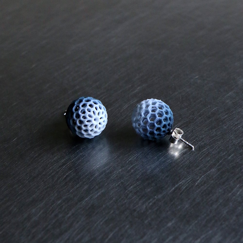 Image of 3D printed earrings Delft Blue 