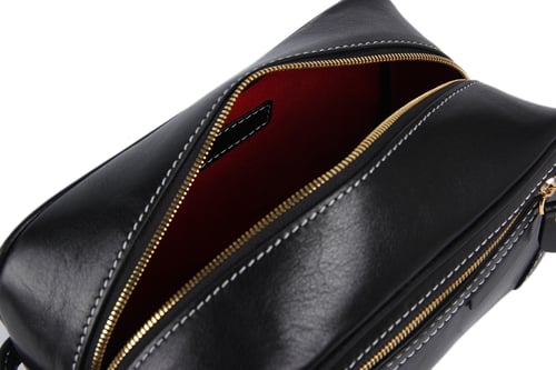 Image of Handmade Italian Full Grain Vegetable Tanned Leather Pouch Bag Clutch Bag Toiletry Bag PB01