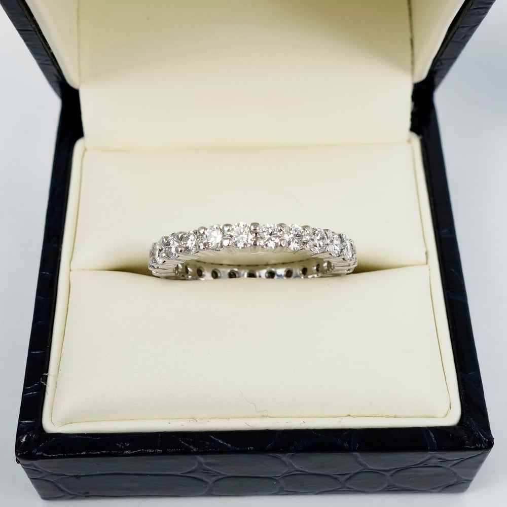 Image of PJ5129 Full circle diamond ring