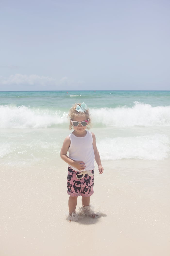 Image of the ARLO shorties and knit pants 