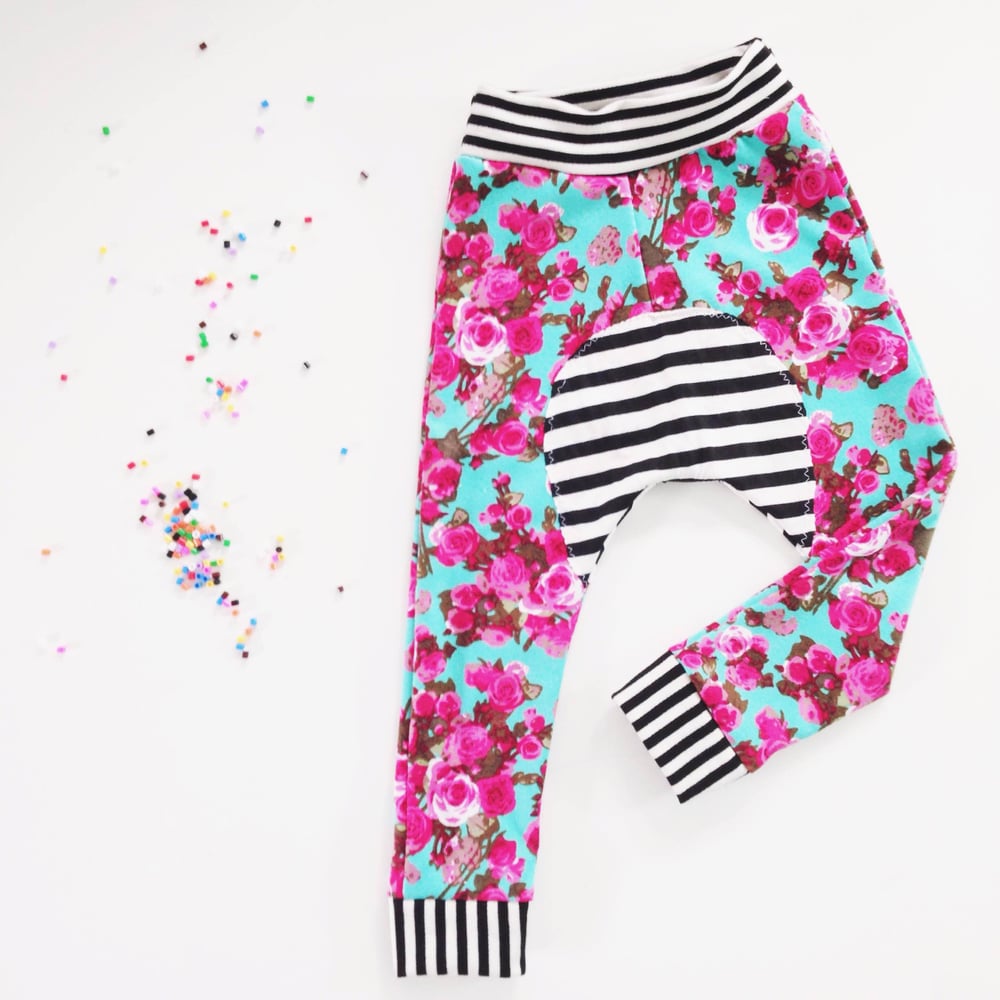 Image of the ARLO shorties and knit pants 