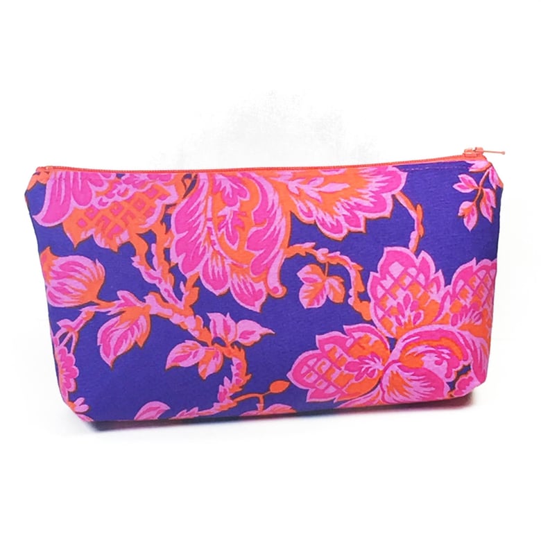 Image of Spicy Floral Zipper Bag with Pockets