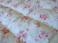 Image 4 of Gorgeous Demelza Pink Clusters Eiderdown 