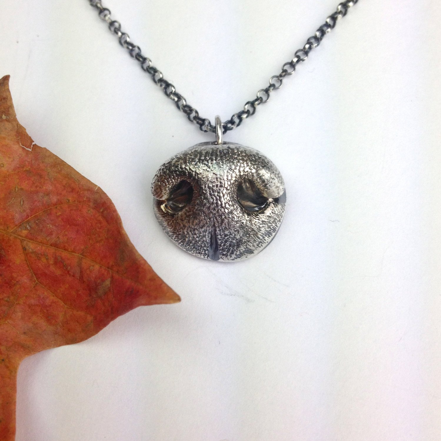 nose print necklace