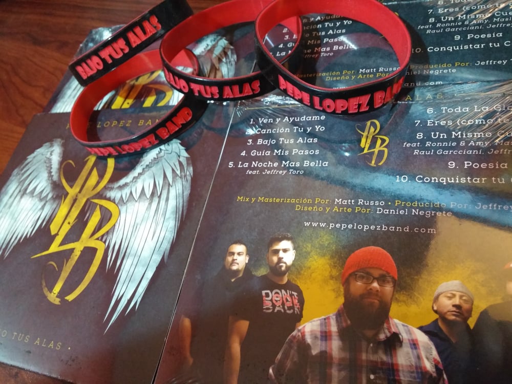 Image of "Bajo Tus Alas" CD