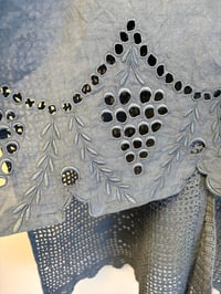 Image 7 of Daisy shirt, dark grey (one size)