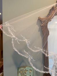 Image 7 of 1950s Bow Veil