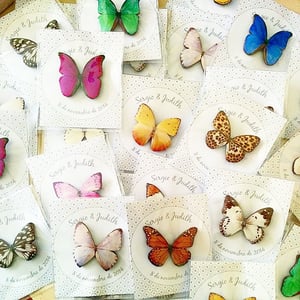 Image of Pack 100 broches mariposas variadas