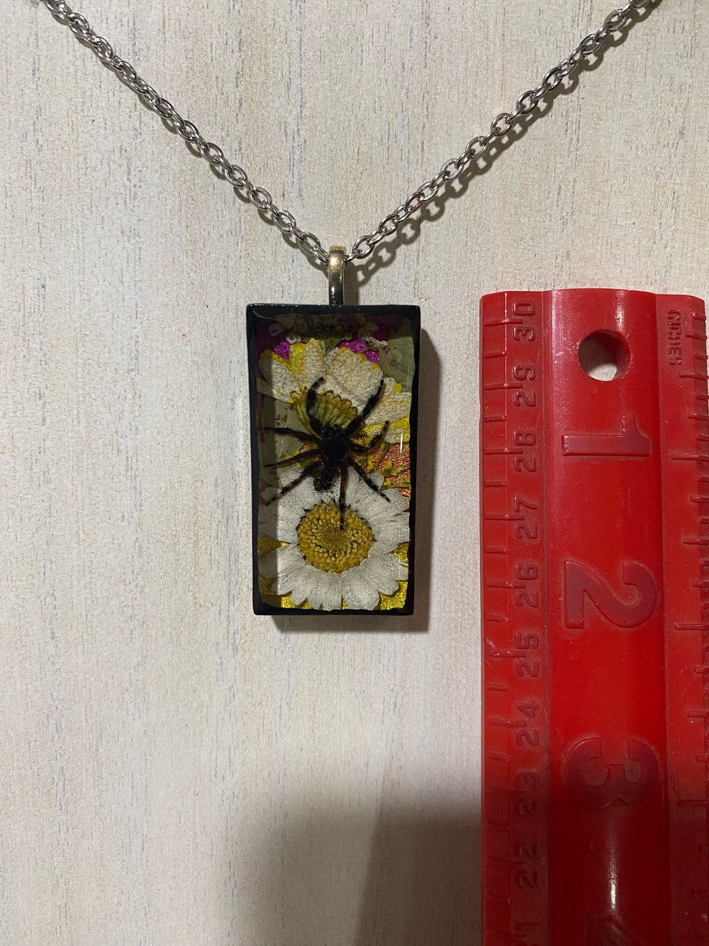 Daisy Jumping Spider Pendant 