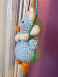 Image 2 of Swinging duck (blue) 