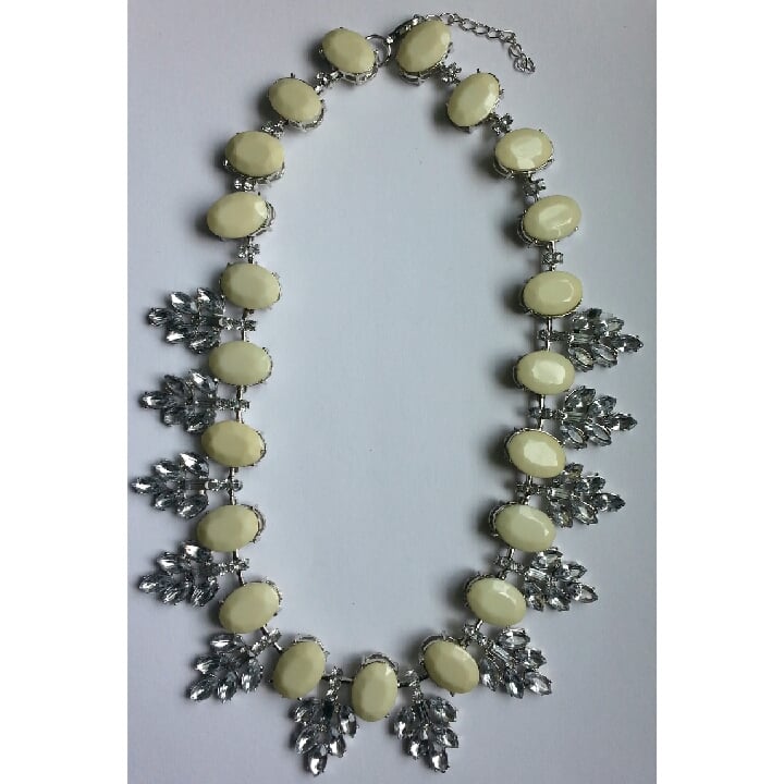 Image of The Vernice Necklace (Cream)