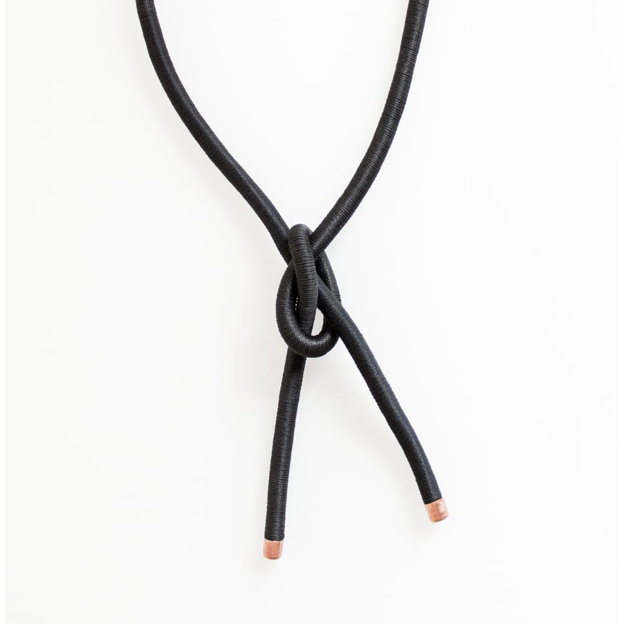 Image of SINGLE KNOT NECKLACE 