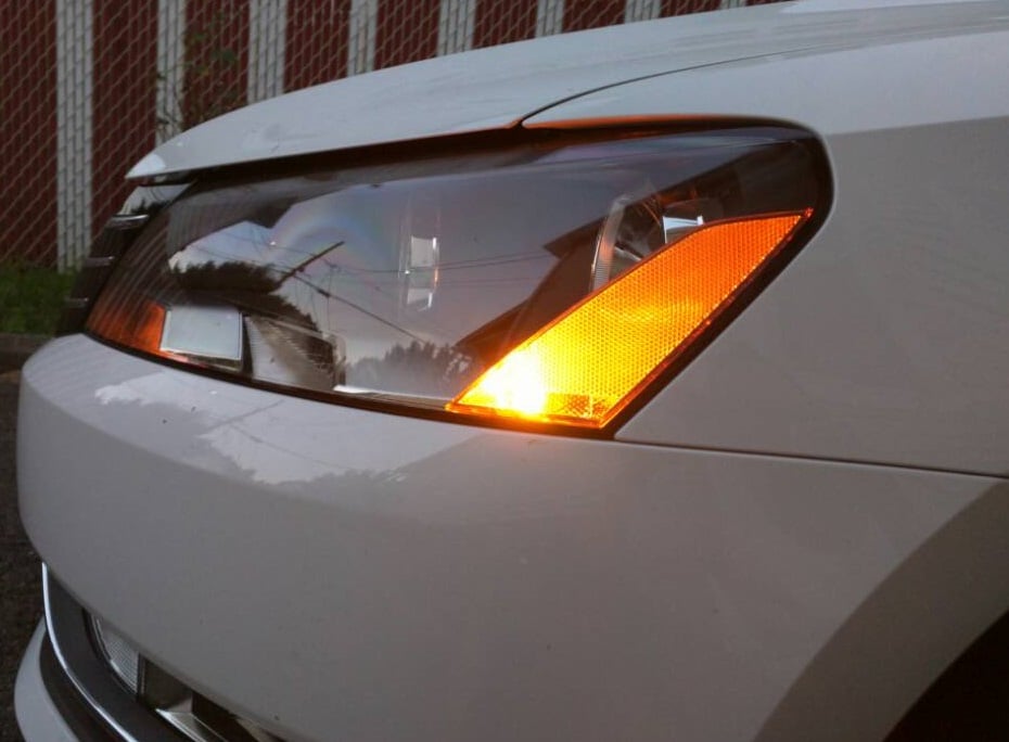 Image of Bright 194 AMBER Side Marker for the Passat B7